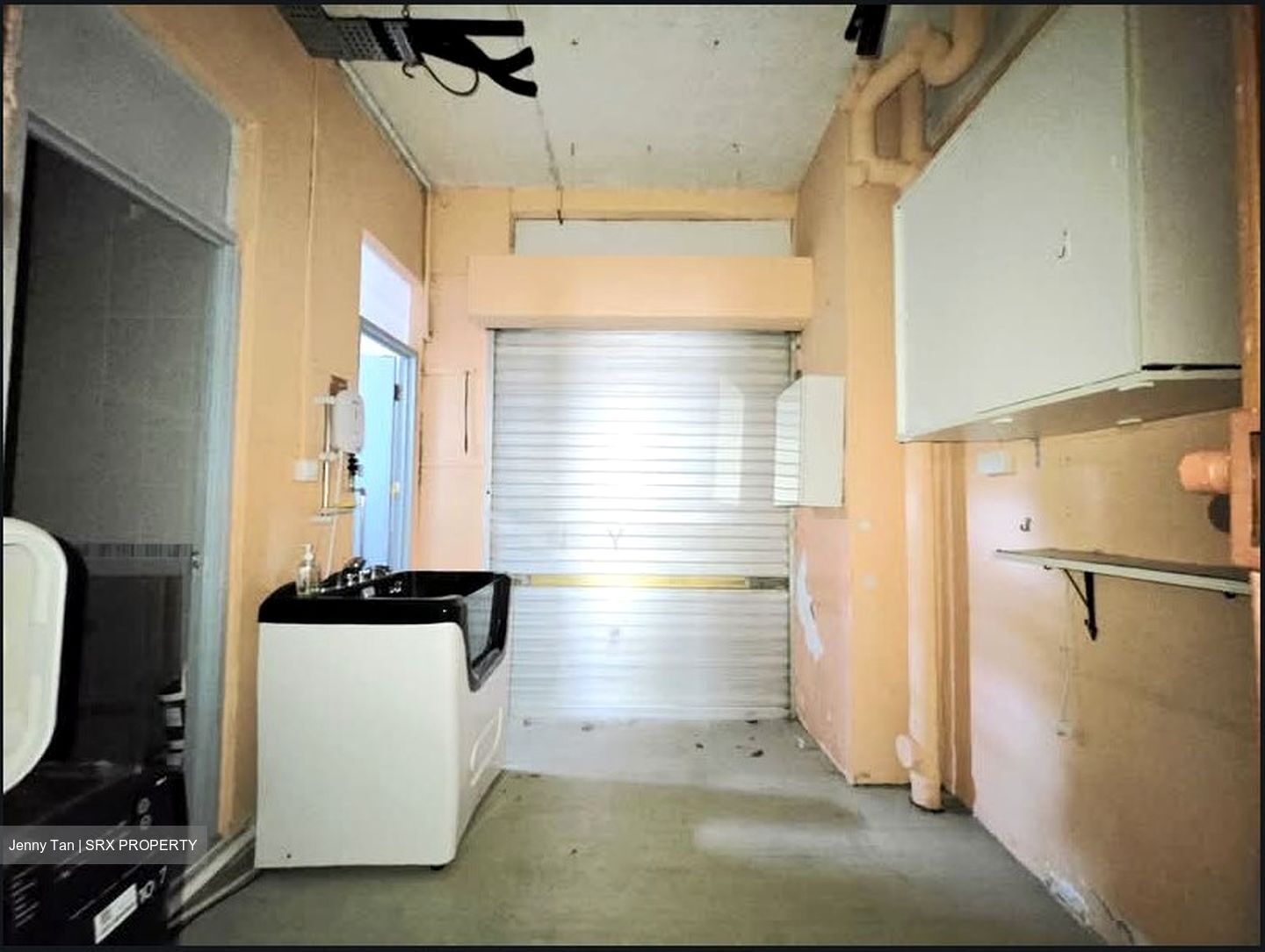Changi Village (D17), Retail #563315691